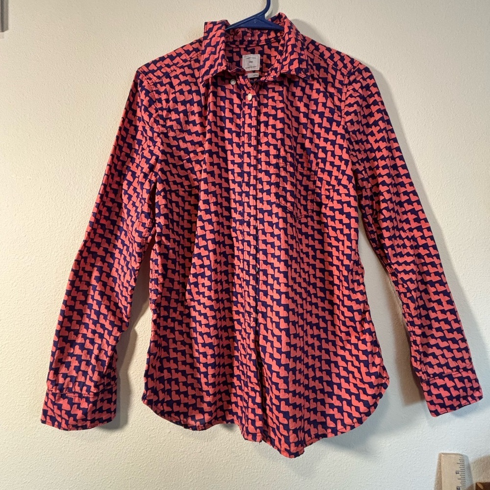 GAP Women’s The Shrunken Boyfriend Button down Red and Navy Checkered Shirt